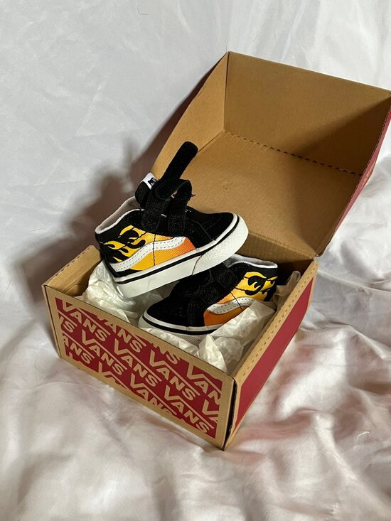 Baby Vans Size 4 - Picture 1 of 1